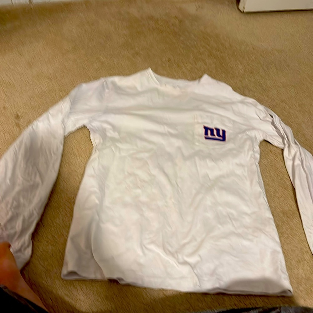 NY Giants long sleeve shirt excellent condition